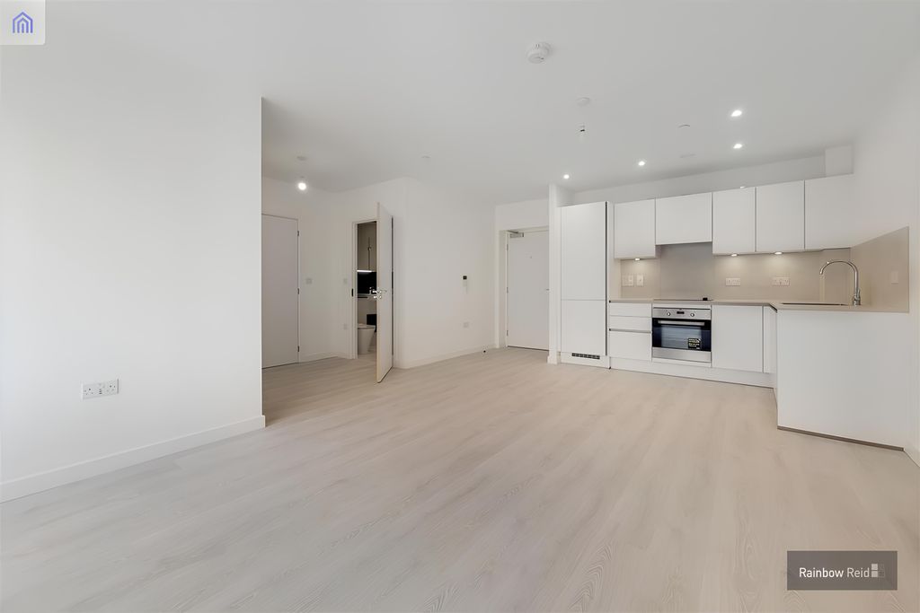 Property photo 2 of 9