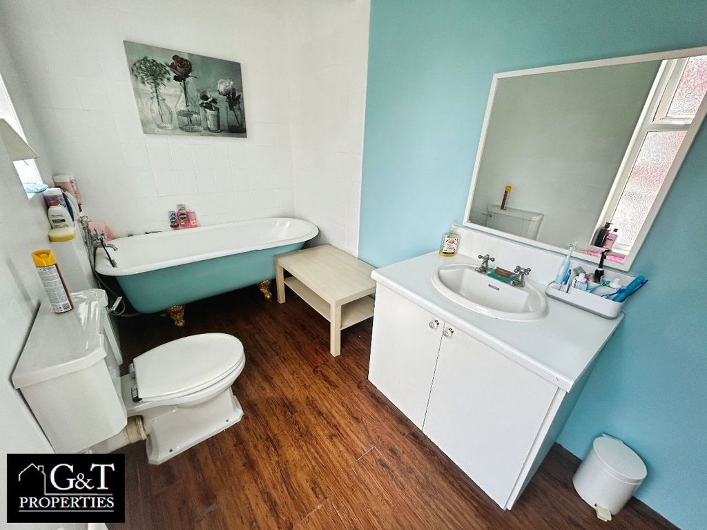 Property photo 3 of 35