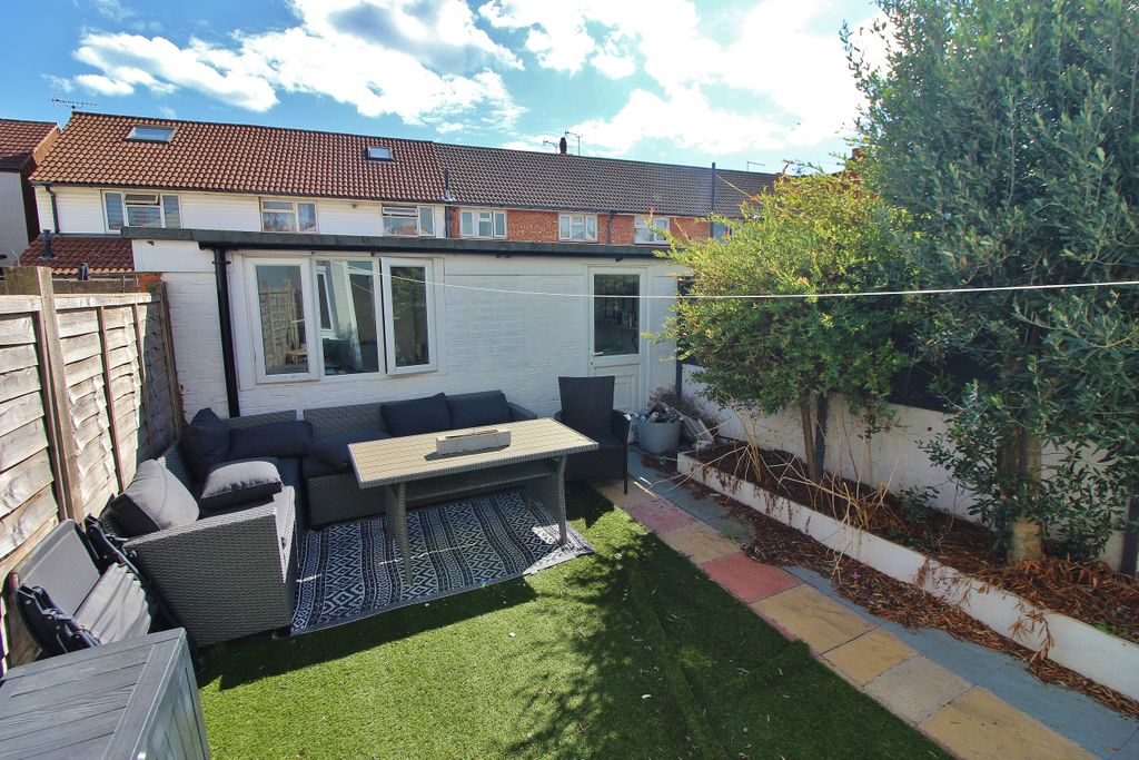 Property photo 3 of 11