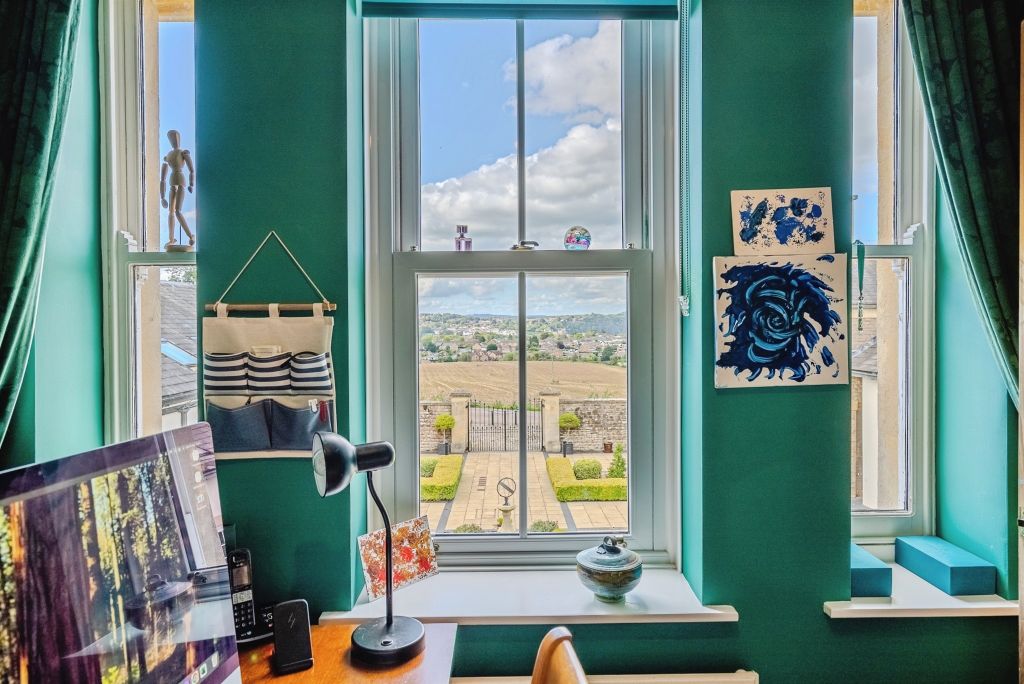 Property photo 2 of 18