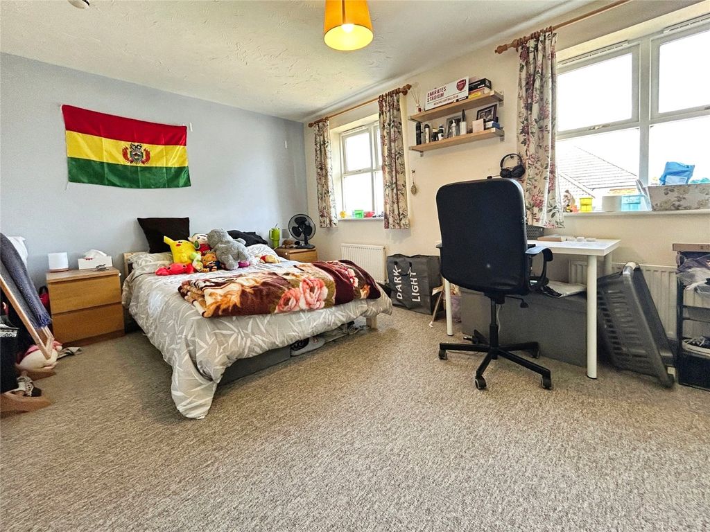 Property photo 3 of 9 Bedroom