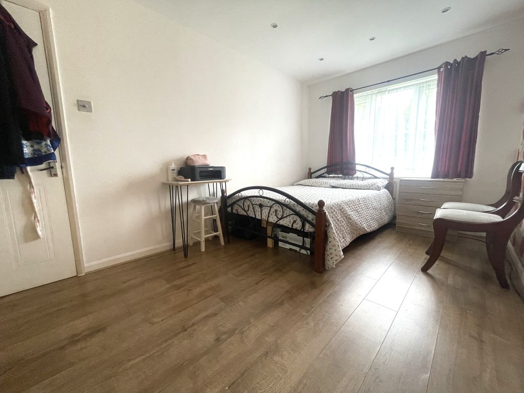 Property photo 1 of 5 Image