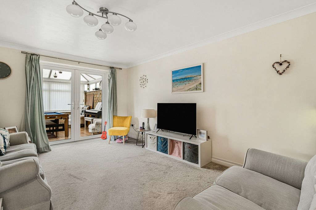 Property photo 2 of 22