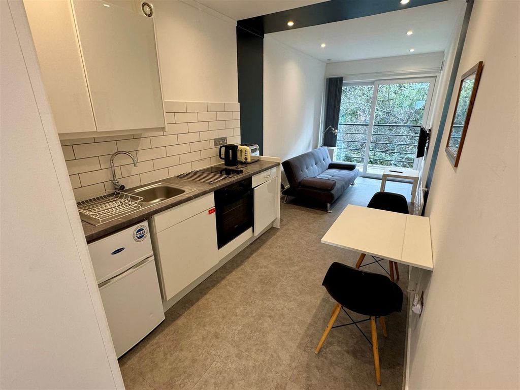 Property photo 2 of 9 14 Drydock Kithen