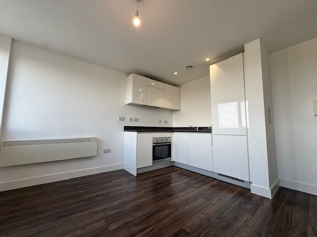 Property photo 2 of 6 Kitchen