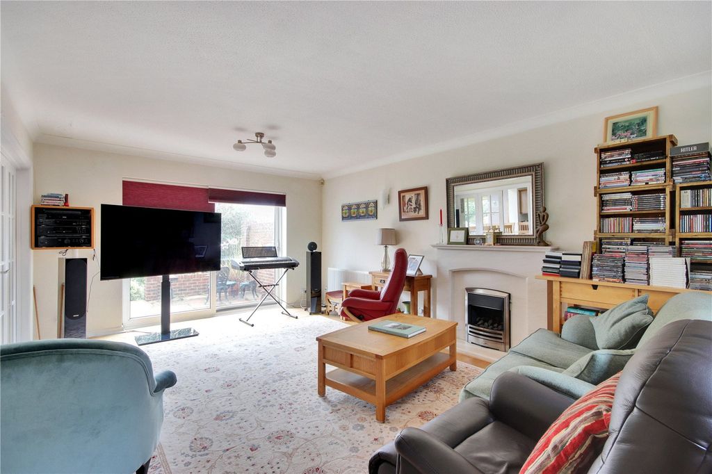 Property photo 3 of 14 Sitting Rm