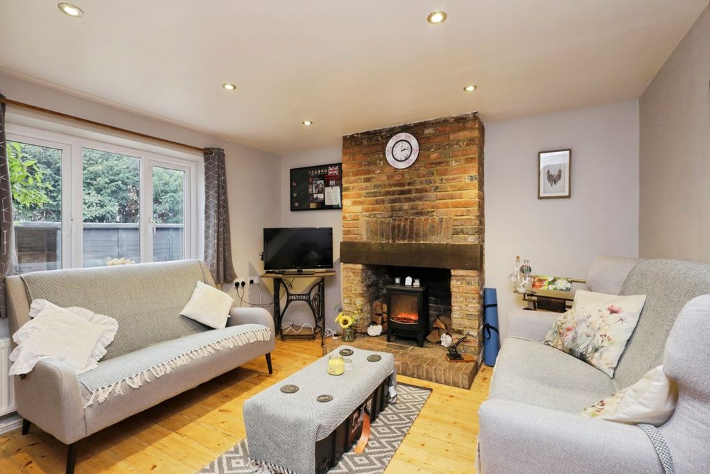 Property photo 2 of 17 Photo