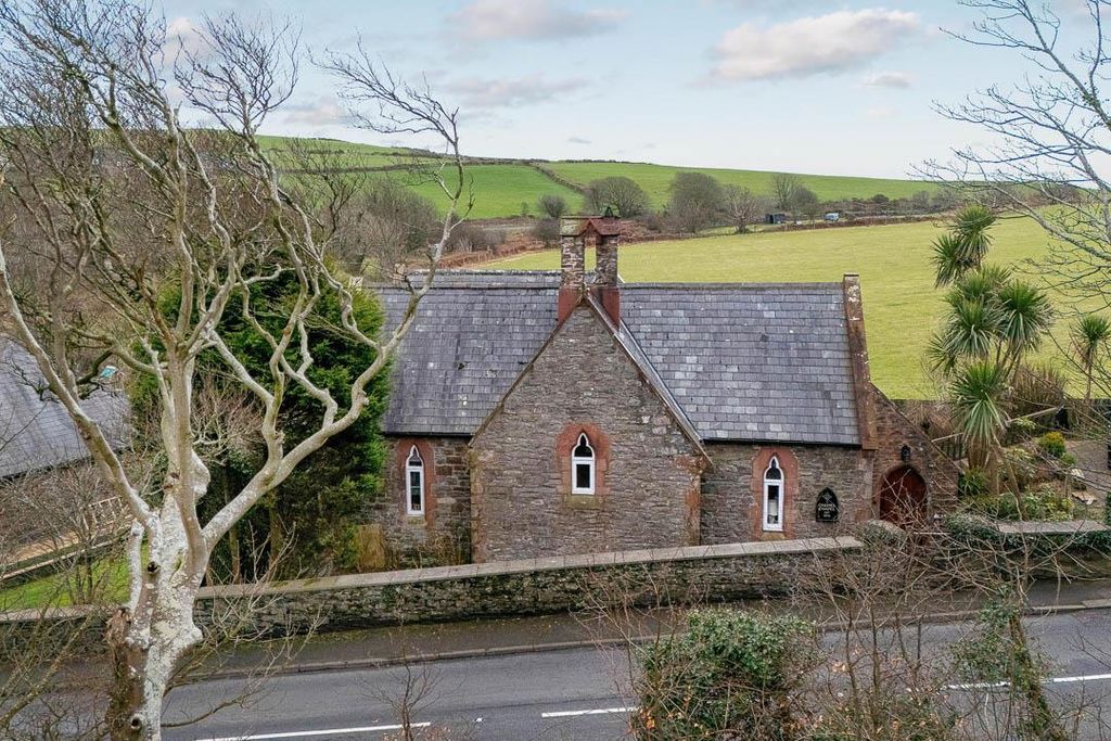 Property photo 1 of 30 Oakhill Chapel, Port Soderick (5).Jpg