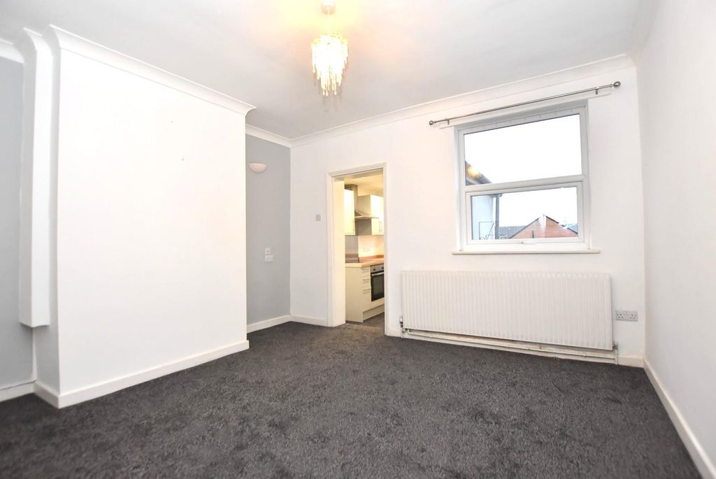 Property photo 3 of 12 Dining Room.Jpg