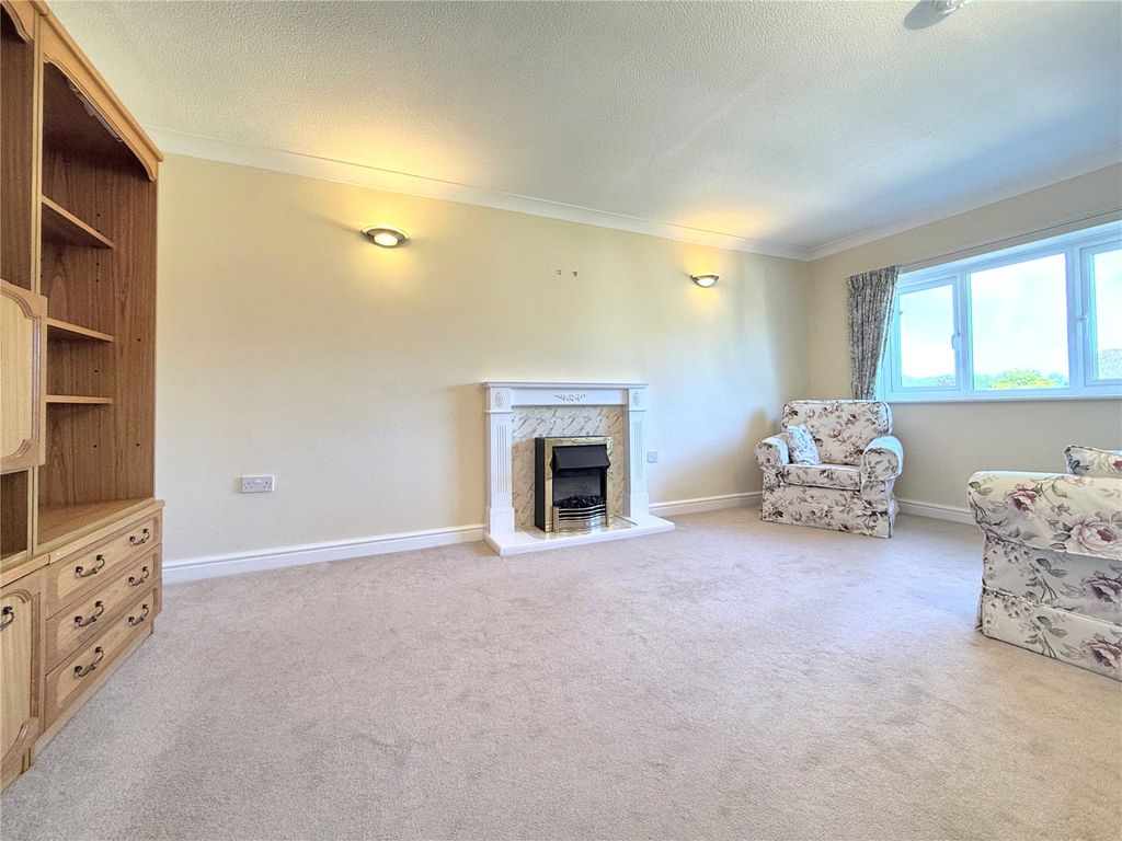 Property photo 2 of 17 Picture No. 37