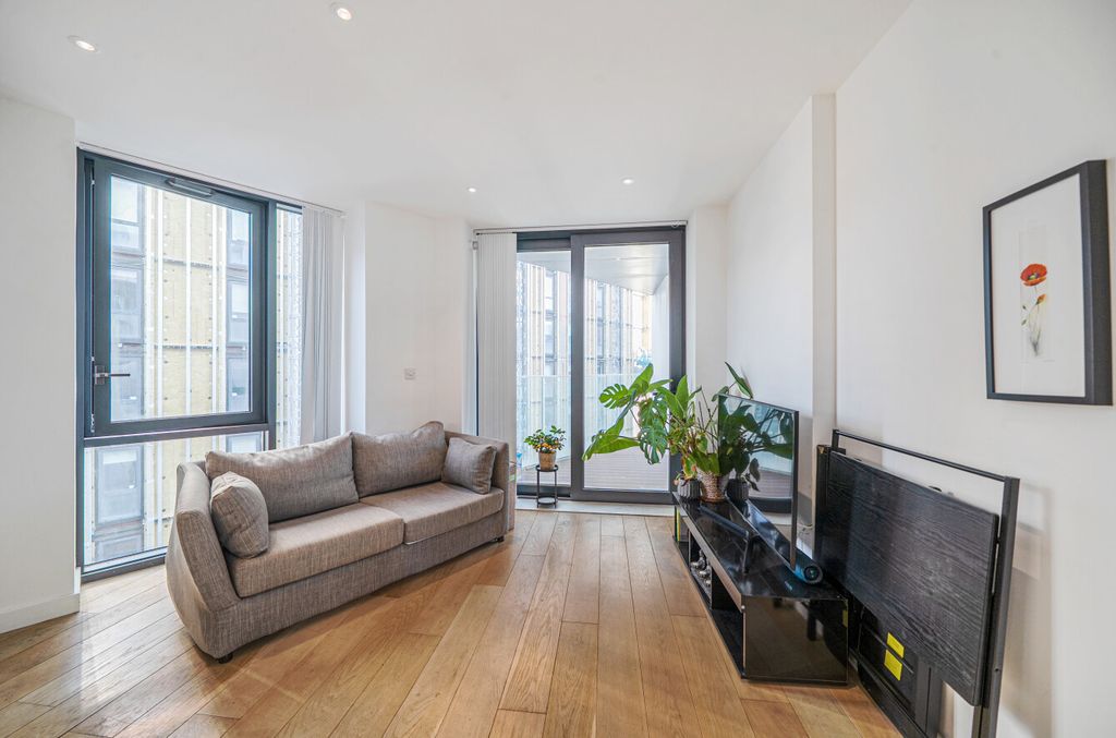 Property photo 2 of 20 8-6A9E8096E483E-1...