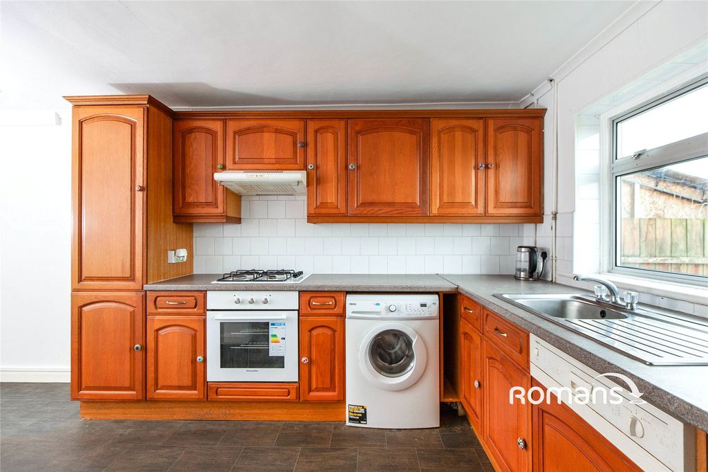 Property photo 2 of 11 Picture No. 13
