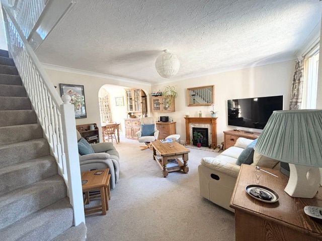 Property photo 3 of 16 Sitting Room