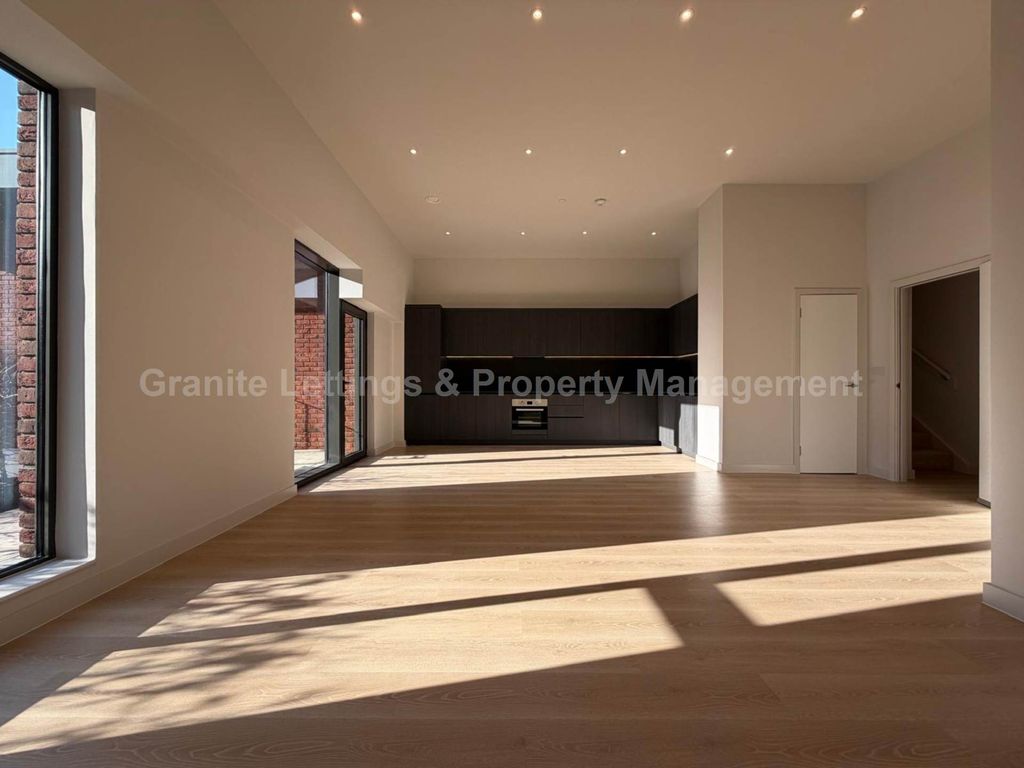 Property photo 2 of 26