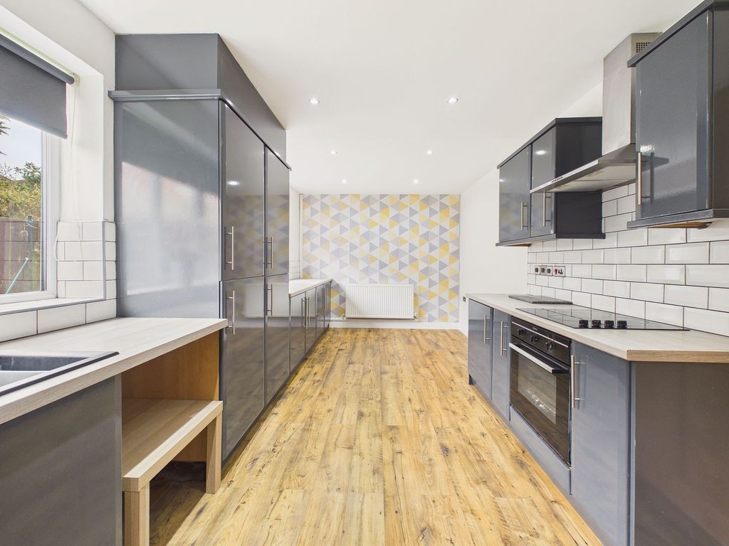 Property photo 2 of 14 Kitchen