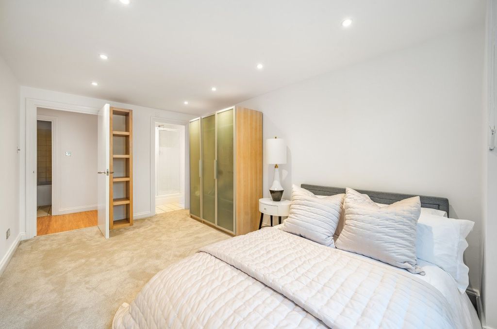 Property photo 2 of 21 Picture No. 04