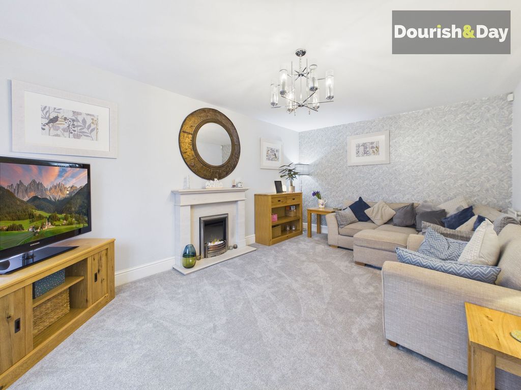 Property photo 2 of 27