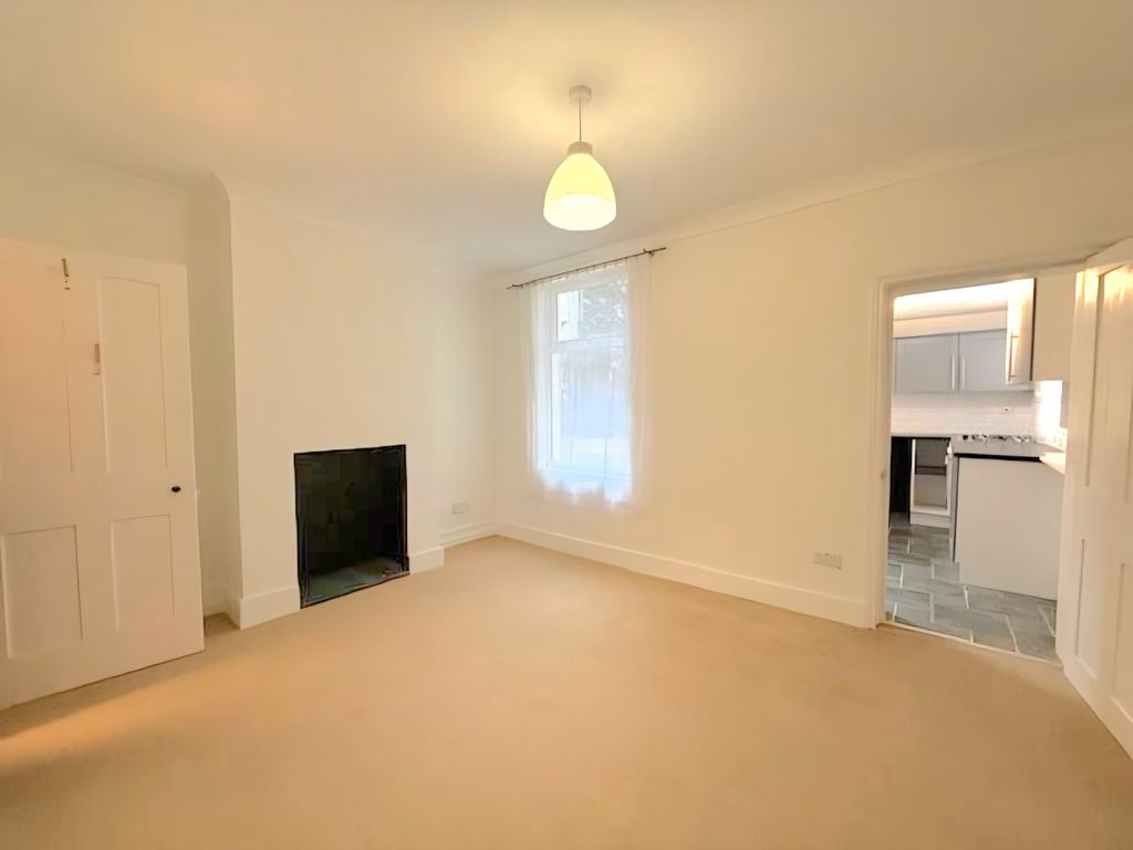 Property photo 3 of 8