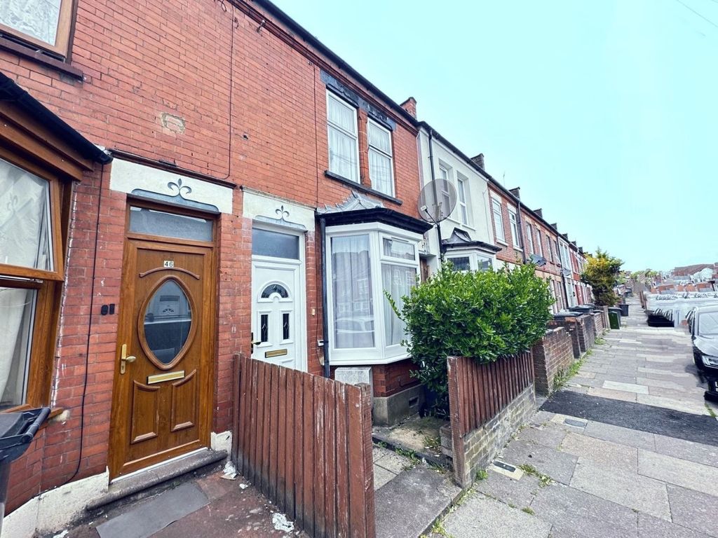 Property photo 1 of 7 4211060