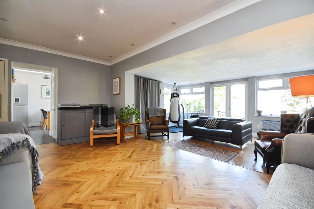 Property photo 3 of 17