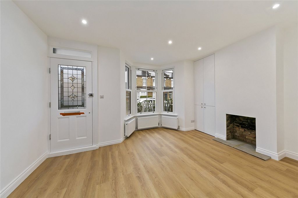 Property photo 2 of 17 Picture No. 05