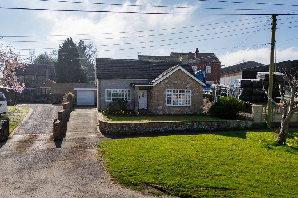 Property photo 1 of 21 2 Bedroom Detached Bungalow