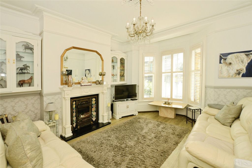 Property photo 3 of 22 Picture No. 21