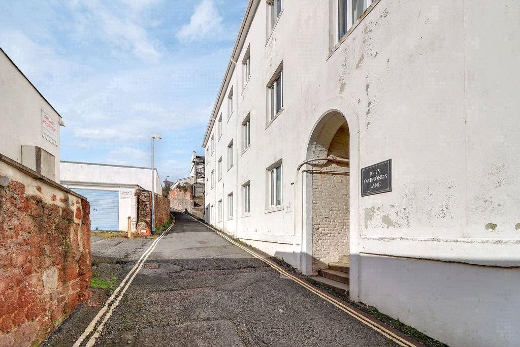 Property photo 2 of 12 Entrance