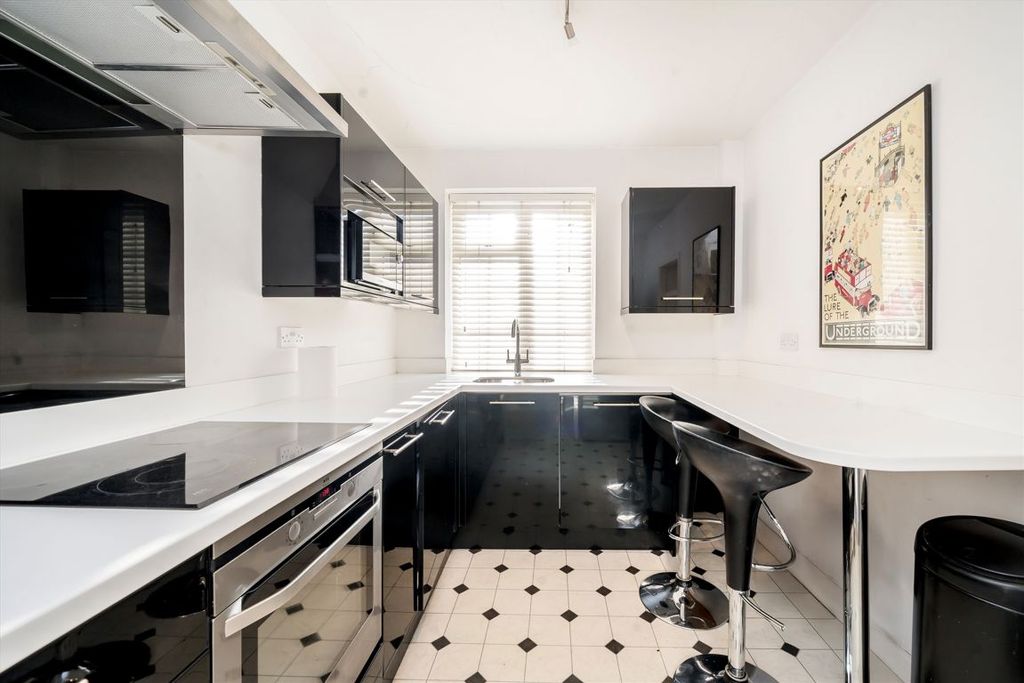 Property photo 3 of 3