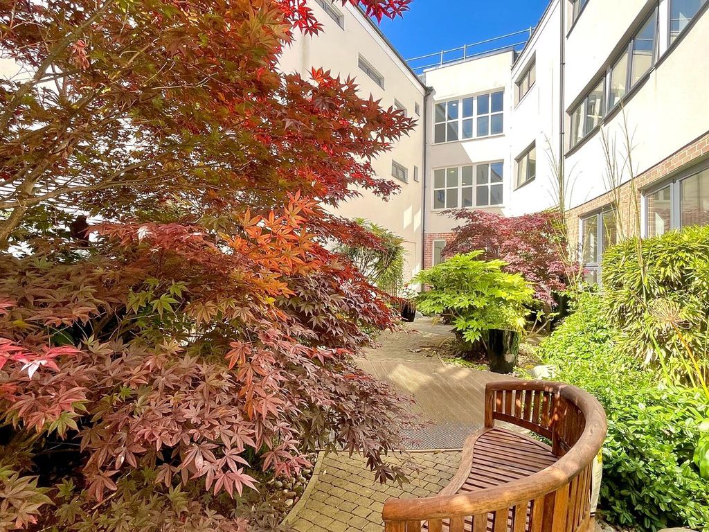 Property photo 3 of 23 Courtyard