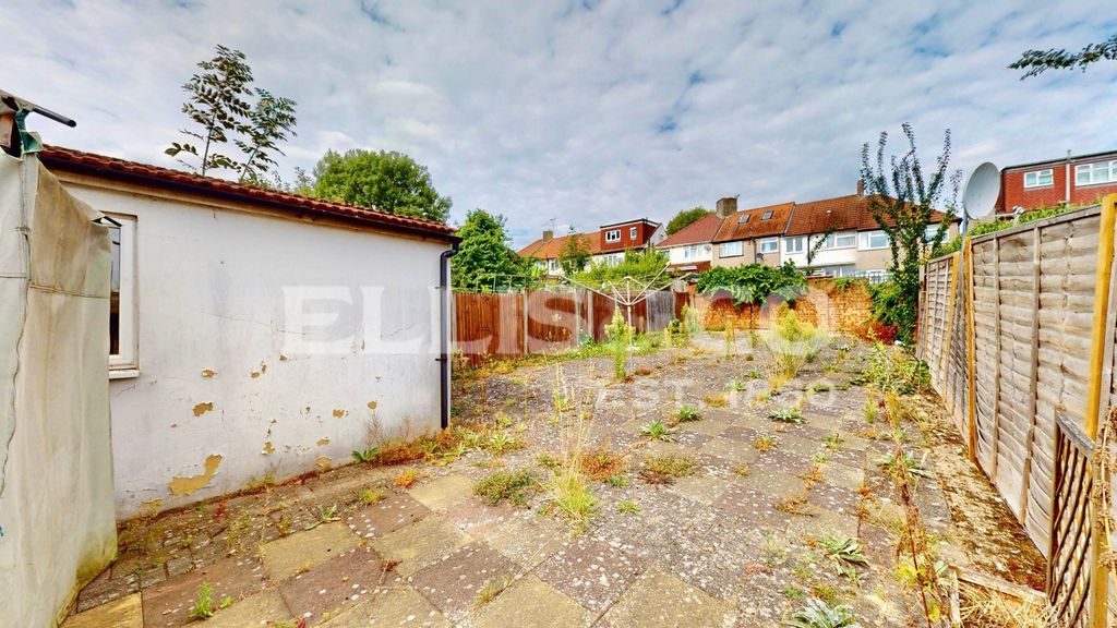 Property photo 2 of 21 Picture No. 19