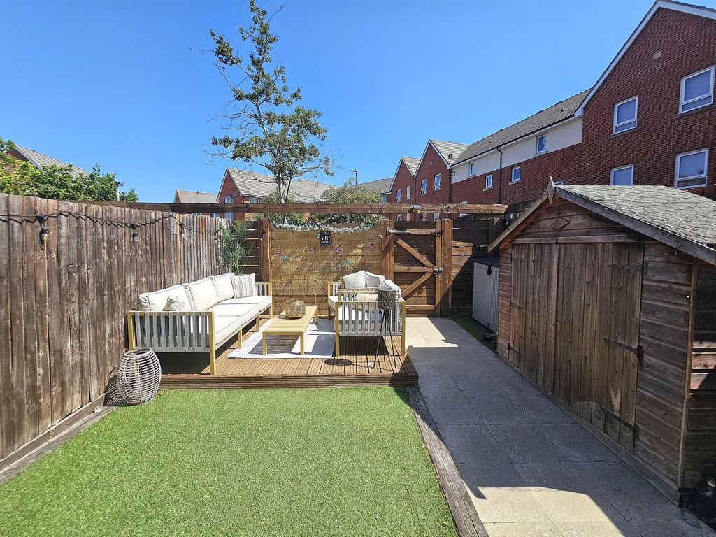 Property photo 2 of 34