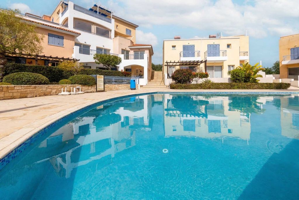 Property photo 3 of 27