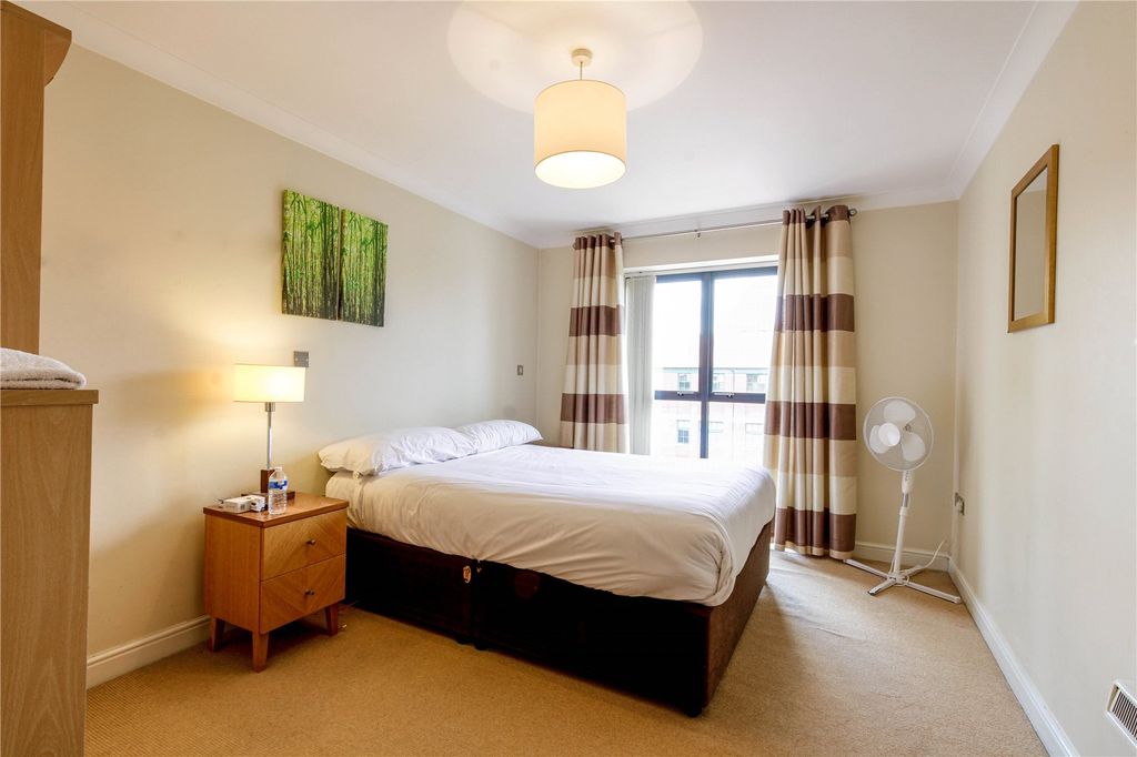 Property photo 2 of 8 Bedroom