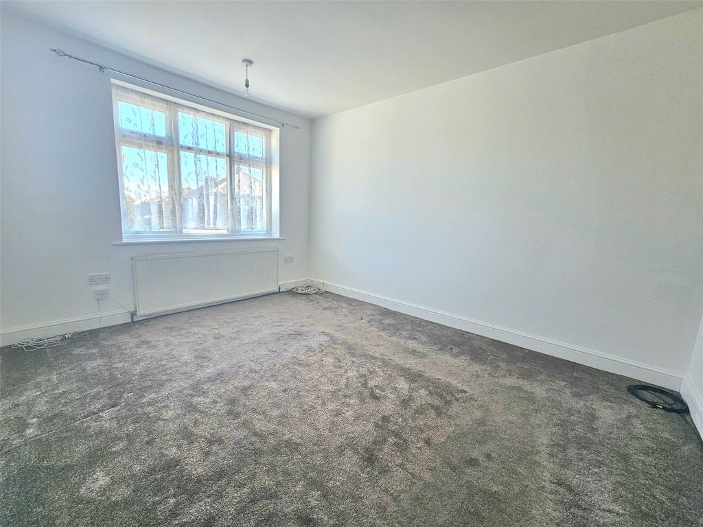 Property photo 3 of 11 Picture No. 02