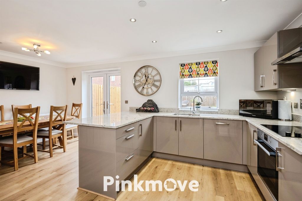 Property photo 3 of 22