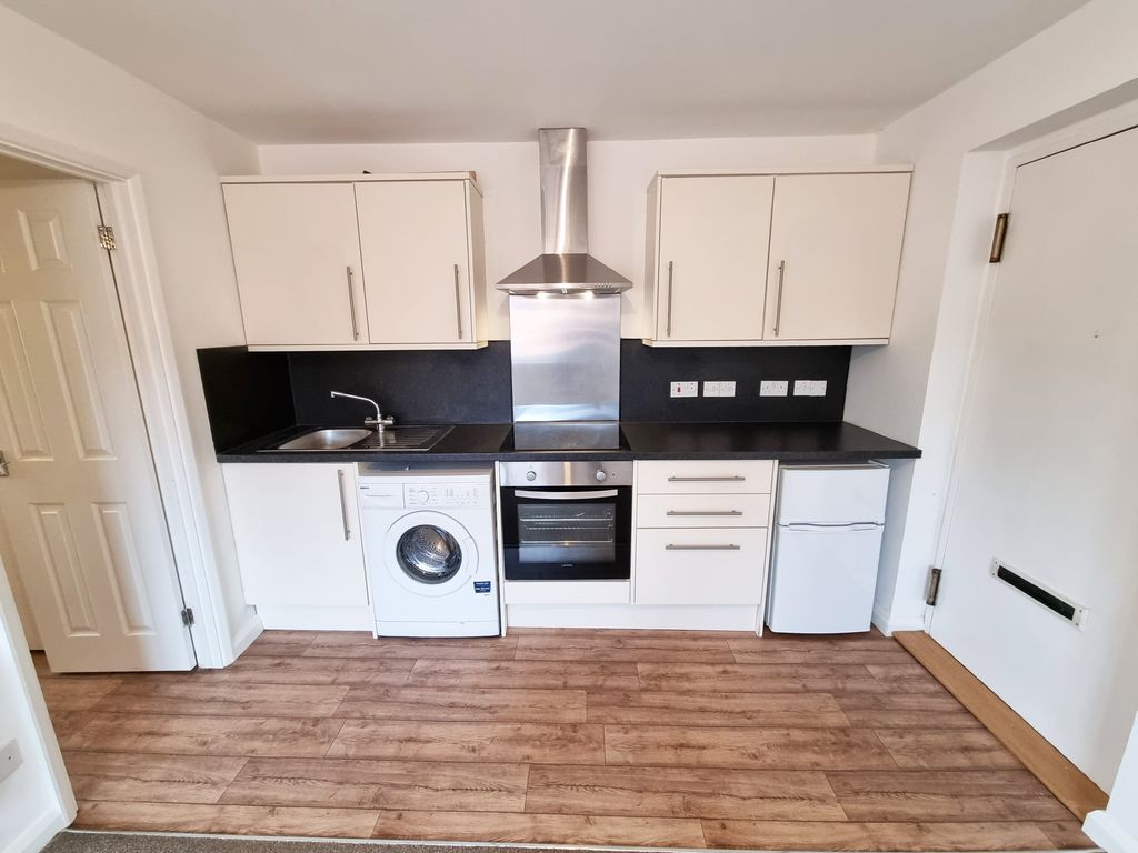 Property photo 3 of 5 Kitchen