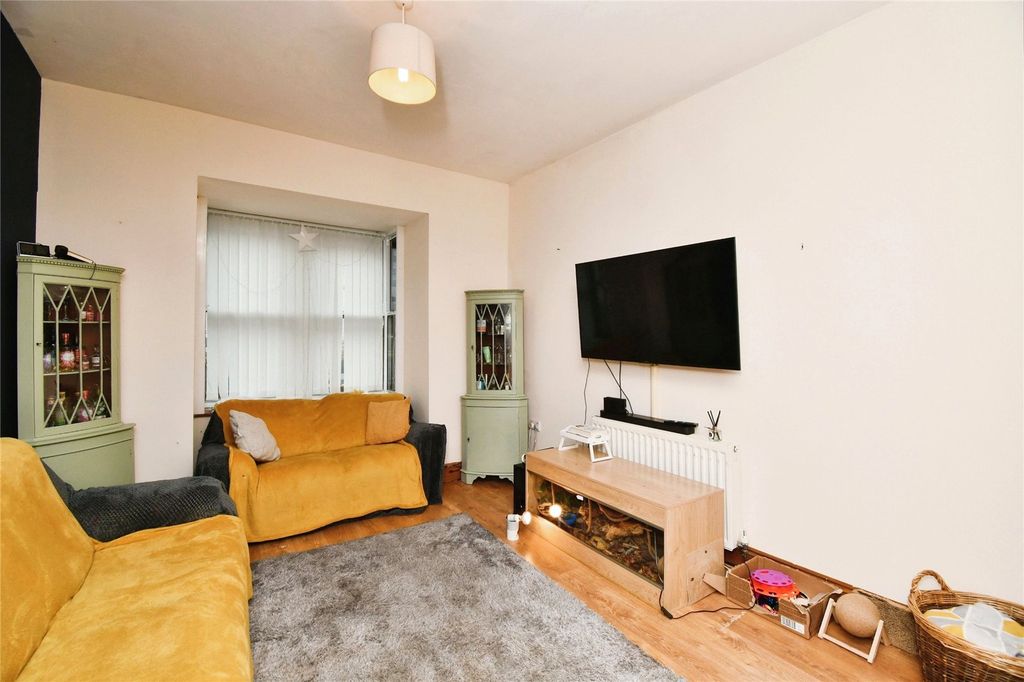 Property photo 2 of 15 Picture No. 05