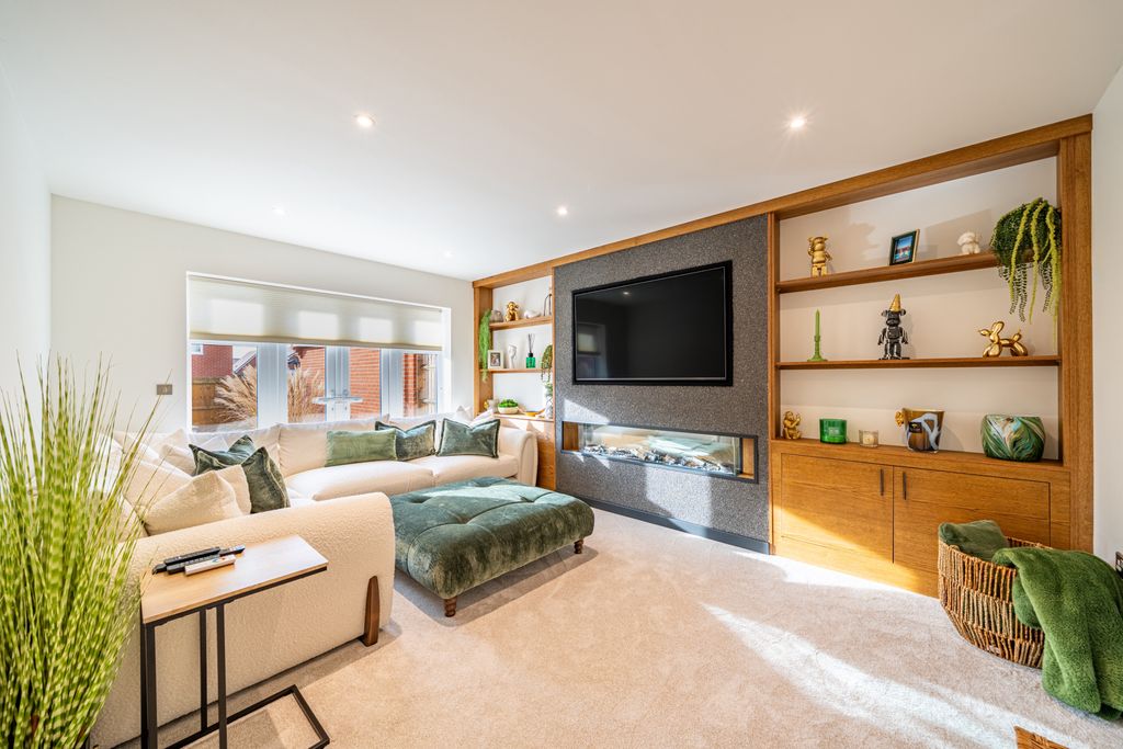 Property photo 2 of 20