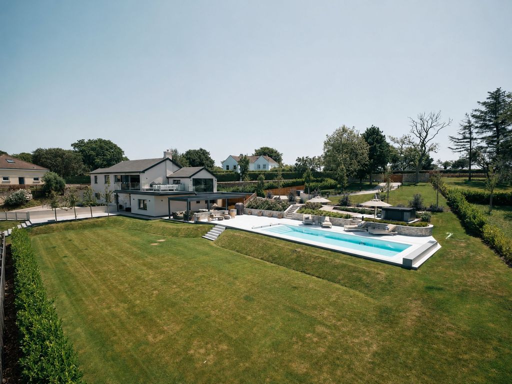 Property photo 1 of 58