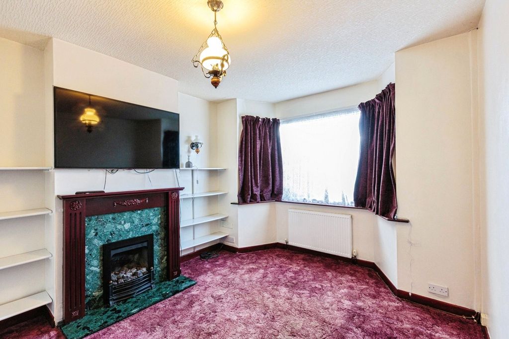 Property photo 3 of 17 Photo