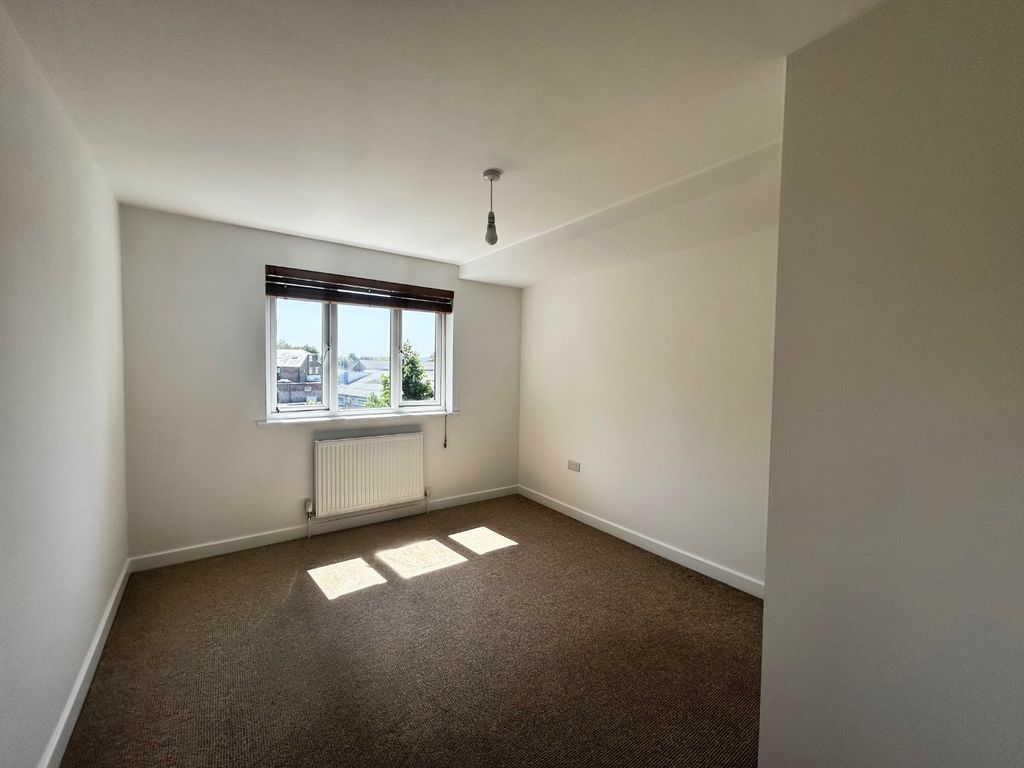 Property photo 3 of 13 4175433