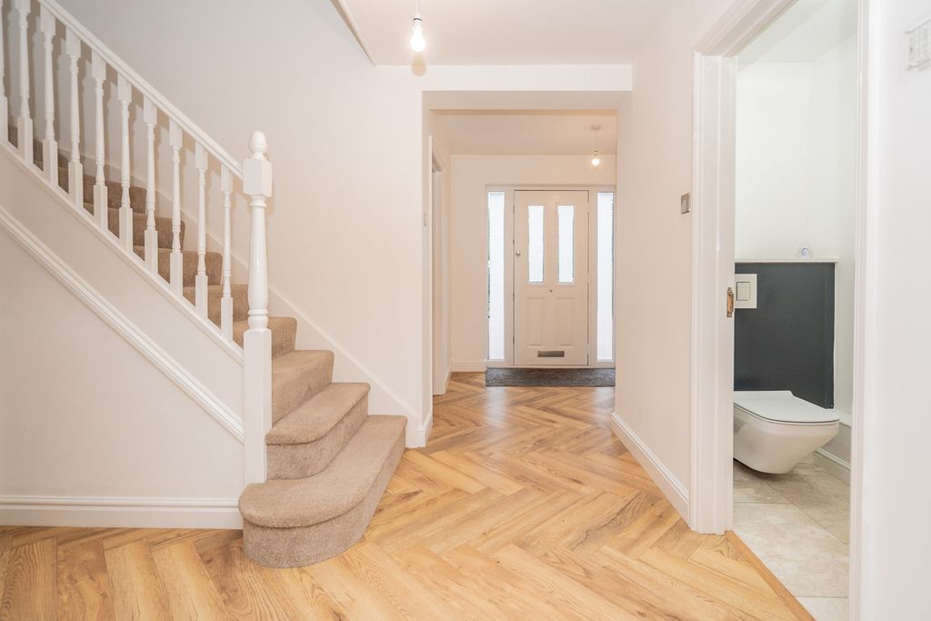 Property photo 2 of 37