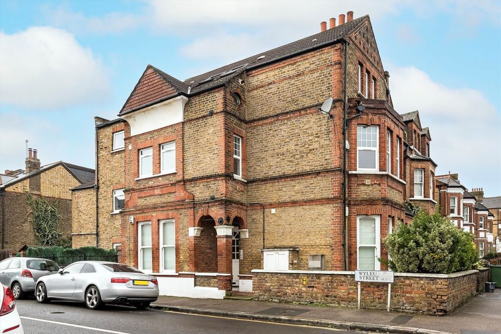 Property photo 1 of 5