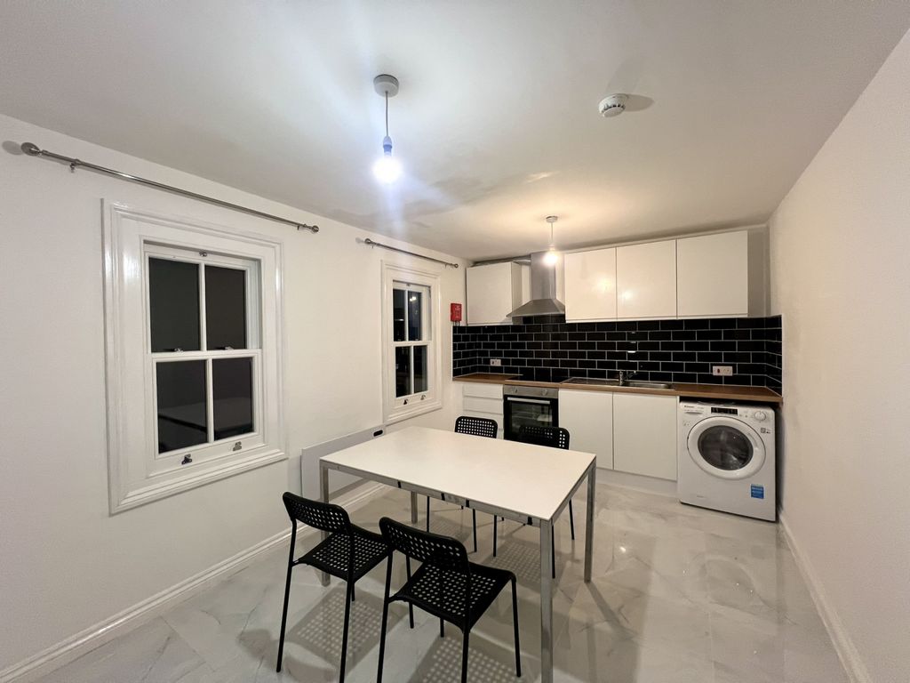 Property photo 2 of 13 Gallery