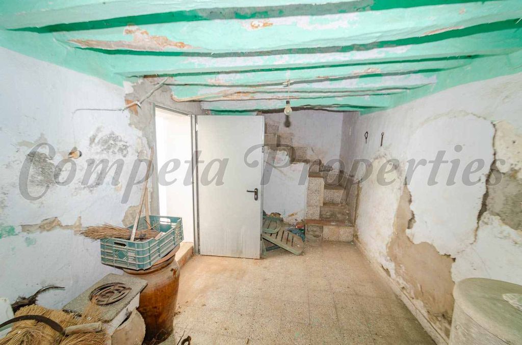 Property photo 2 of 8