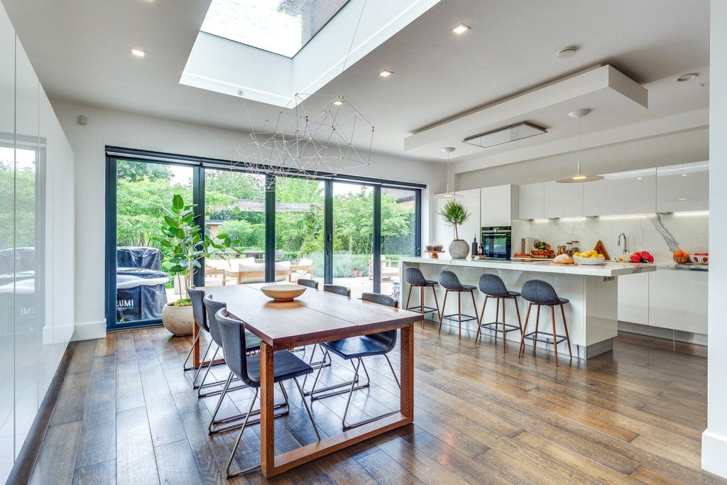 Property photo 2 of 17 Picture No. 08