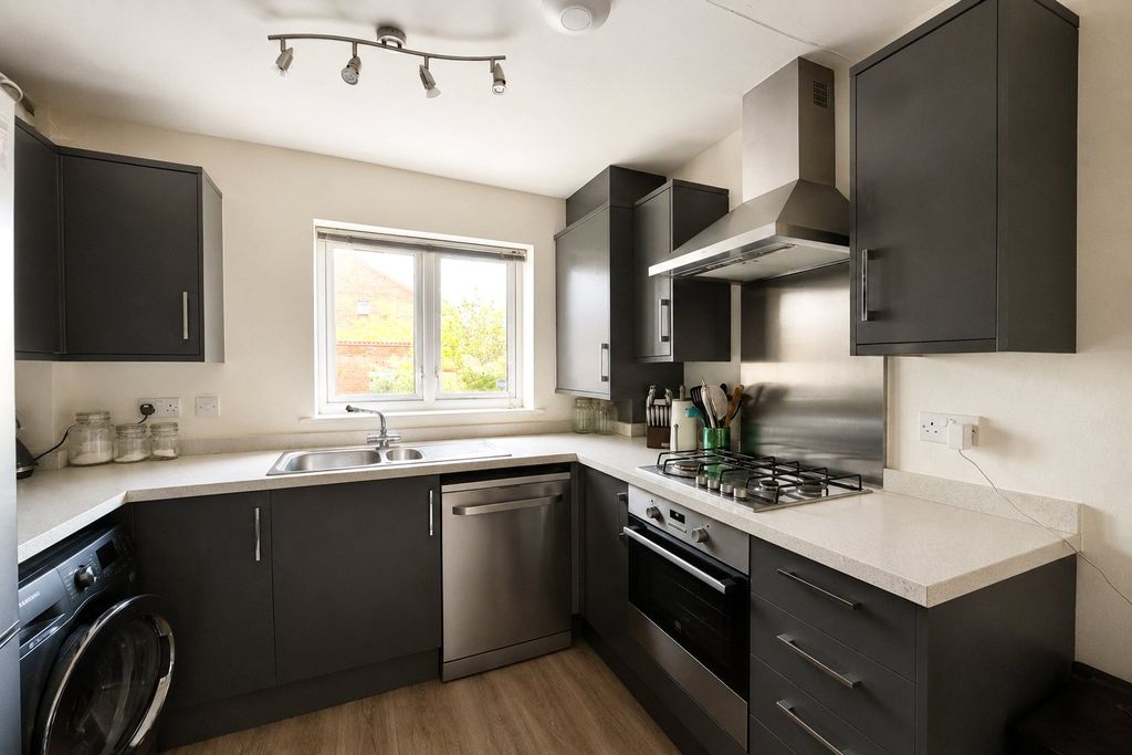 Property photo 2 of 7 Kitchen