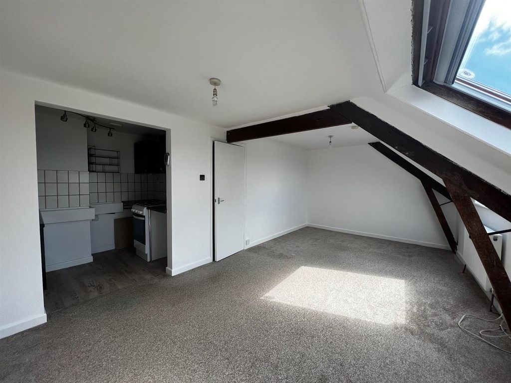 Property photo 3 of 14 F493B43c-F90E-434A-8249-4Fce868494Ed.Jpg