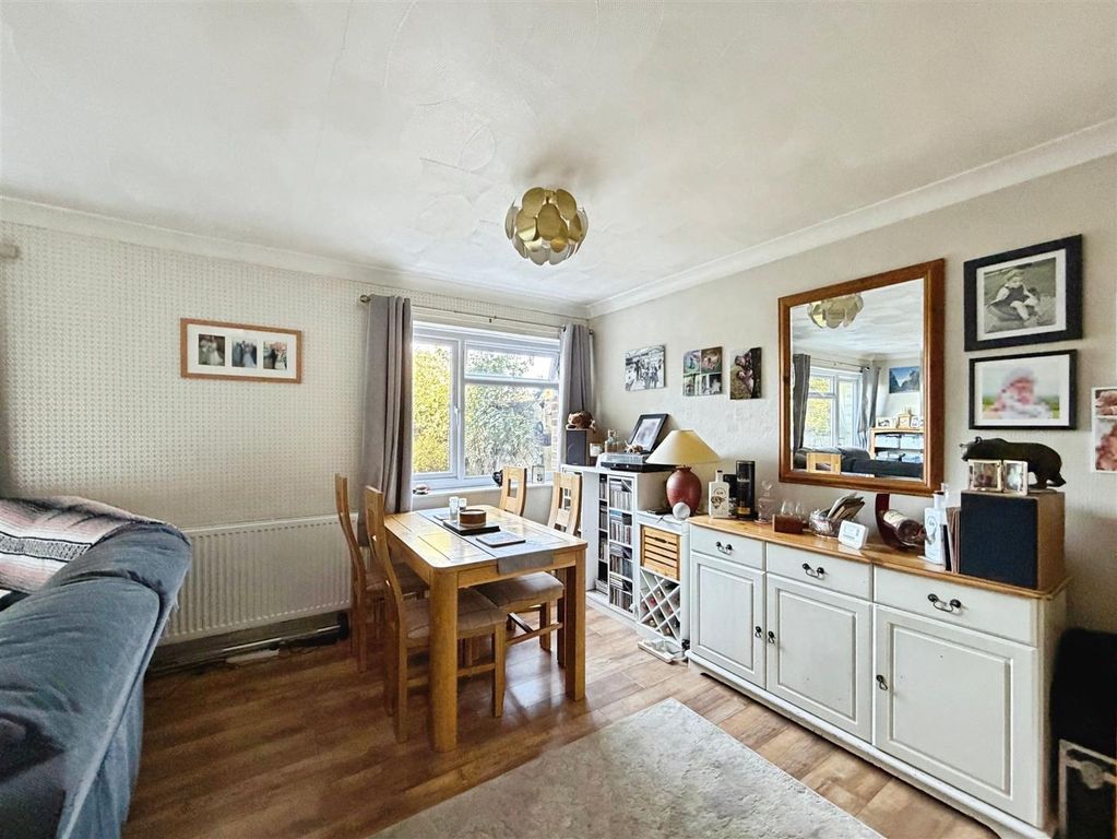 Property photo 3 of 17 Dining Area